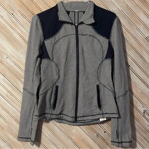 lululemon athletica Blue & White Checkered Athletic Workout Light Jacket Yoga